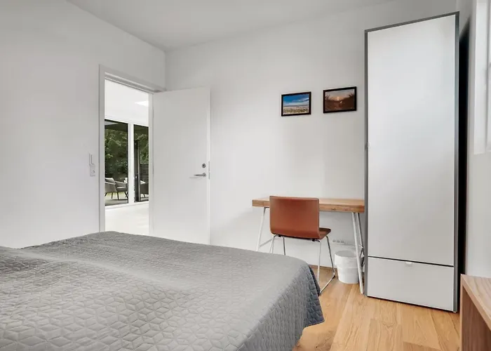 Jonas - From The Sea By Interhome * Hals