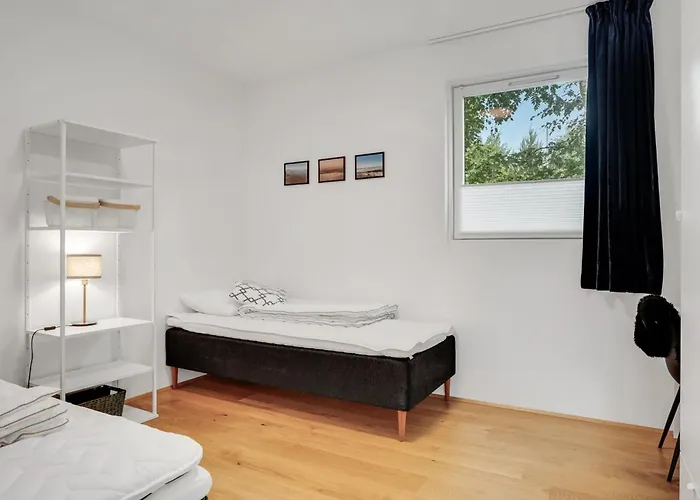 Jonas - From The Sea By Interhome * Hals